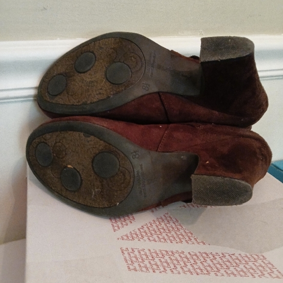 Brown Suede Heeled Boots - Picture 2 of 4